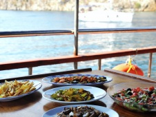 Meals on cabin cruises